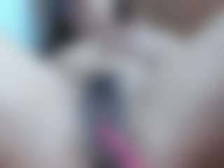 Live cam show with CarolinaAngel - Flashing on friskycurves.com