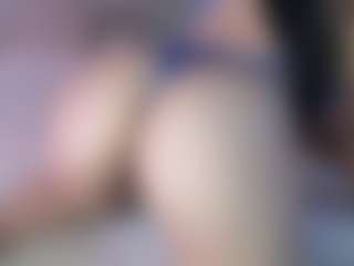 Live cam show with CelesteTailor - Teen (18+) on CamwithHer