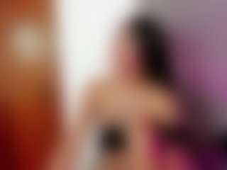 Live cam show with LuciaSex - Black Hair on Mixed Magazine Live