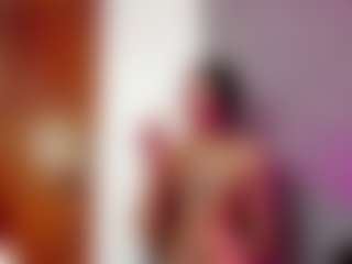 Live cam show with LuciaSex - Small Tits on StripNow