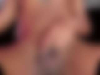 Live cam show with LuciaSex - Average on infinitiblacc.com