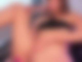 Live cam show with Candyxpeach - Small Ass on Livezox