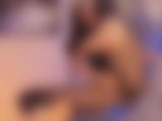Renatta Cruz's Live Sex Cam Show