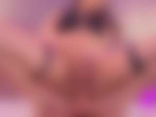 Renatta Cruz's Live Sex Cam Show