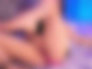 Live cam show with Renatta Cruz - Small Tits on nudelive.tv