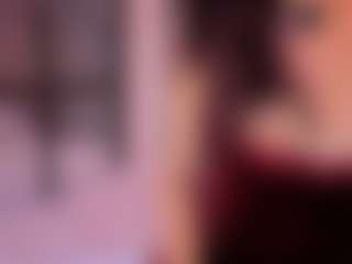 Live cam show with Renatta Cruz - Average on Camsoda