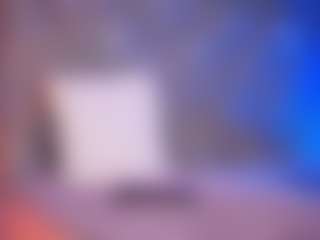 Live cam show with Renatta Cruz - Bush on CamSextacy