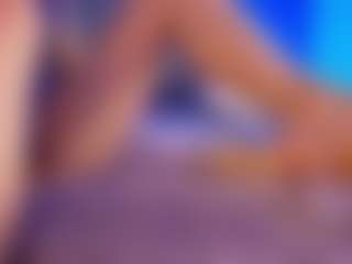 Live cam show with Renatta Cruz - Strip on Chatstar