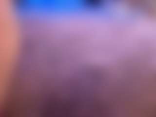 Live cam show with Renatta Cruz - Bush on Camsoda