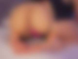 Renatta Cruz's Live Sex Cam Show