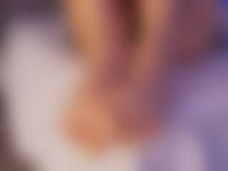 Live cam show with Renatta Cruz - American Petite on camwithhim.com | colombia