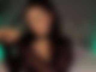 Live cam show with Renatta Cruz - Lesbian on Cam Slut
