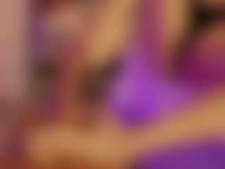 Live cam show with Renatta Cruz - Petite on Gym Cam Girls
