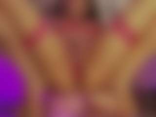 Live cam show with Renatta Cruz - Petite on liverealitysex.com
