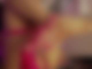 Live cam show with Renatta Cruz - Athletic Bedroom on crypto-cams