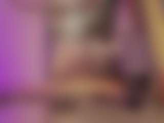 Live cam show with Renatta Cruz - Dildo on Mixed Magazine Live