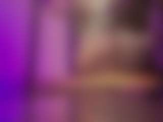 Live cam show with Renatta Cruz - Bush on Camsoda