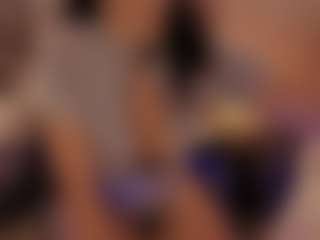 Live cam show with Renatta Cruz - Athletic Tease on liverealitysex.com