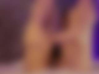 Live cam show with Renatta Cruz - Abs on Camsoda