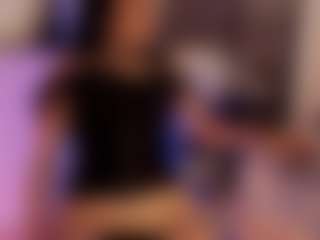 Live cam show with Renatta Cruz - Small Tits on AdultVida.com
