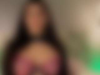 Live cam show with Renatta Cruz - Spank on Camsoda