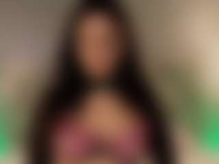 Live cam show with Renatta Cruz - Bush on AdultVida.com