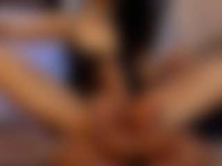 Live cam show with Renatta Cruz - Athletic Dildo on xxxlivecams.org