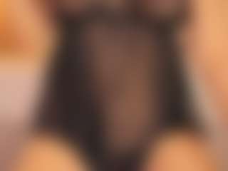 Renatta Cruz's Live Sex Cam Show