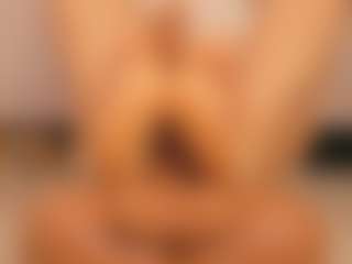 Renatta Cruz's Live Sex Cam Show