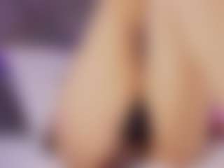 Renatta Cruz's Live Sex Cam Show
