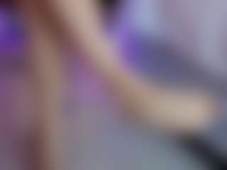 Live cam show with Renatta Cruz - HD on Camsoda