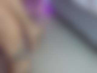 Live cam show with Renatta Cruz - Hairy on Camiplay Live