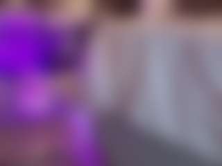 Live cam show with Renatta Cruz - Dildo on TeamSkeetLive