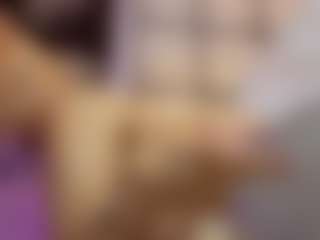 Live cam show with Renatta Cruz - Athletic Bedroom on madthumbs
