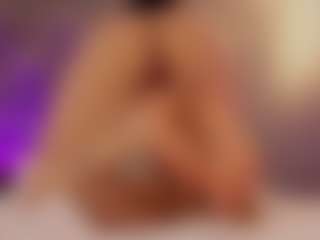 Live cam show with Renatta Cruz - Dildo on Camsoda