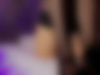 Live cam show with Renatta Cruz - Hairy Pussy Brown Hair on friskycurves.com