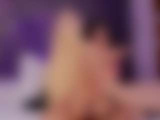 Live cam show with Renatta Cruz - Small Tits on makecum.org