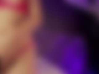 Live cam show with Renatta Cruz - Hairy Pussy Toys on live18s.com