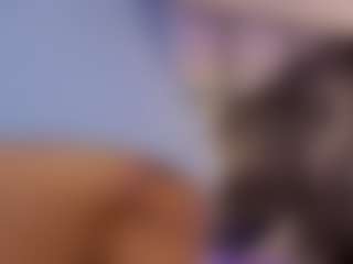 Live cam show with Renatta Cruz - Spank on Camsoda