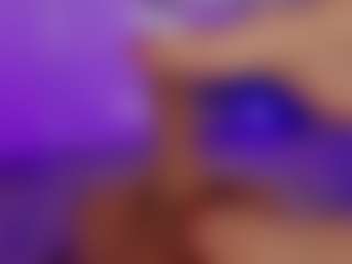 Live cam show with Renatta Cruz - Spank on Camsoda