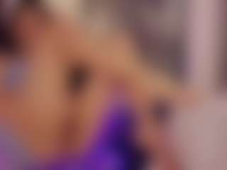 Live cam show with Renatta Cruz - Blowjob on StripNow