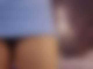 Live cam show with Renatta Cruz - Spank on Camsoda