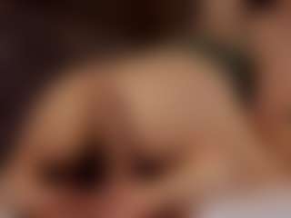 Live cam show with Renatta Cruz - Squirt on Camsoda