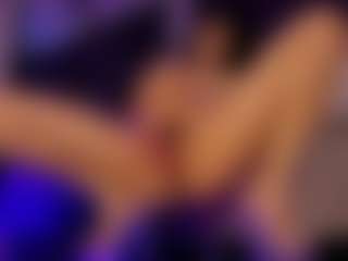 Renatta Cruz's Live Sex Cam Show