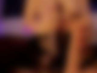 Live cam show with Renatta Cruz - Brown Hair Petite on Camsoda