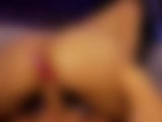 Renatta Cruz's Live Sex Cam Show