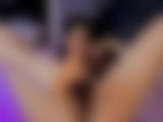 Renatta Cruz's Live Sex Cam Show