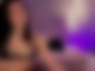 Live cam show with Renatta Cruz - Brown Hair Toys on Camsoda
