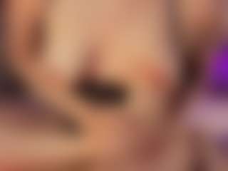 Renatta Cruz's Live Sex Cam Show