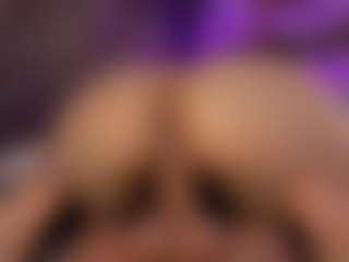Renatta Cruz's Live Sex Cam Show